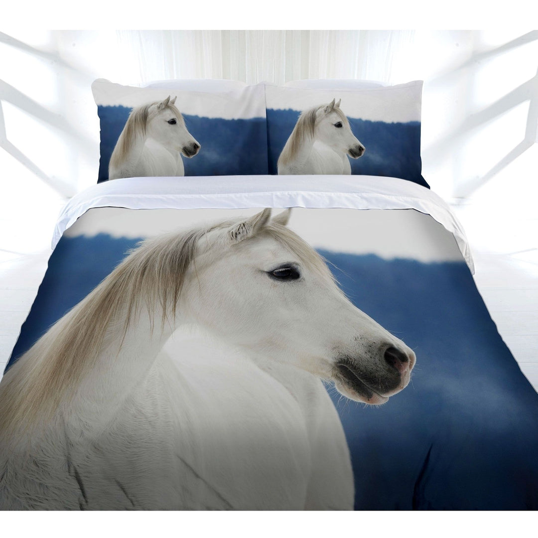 Snowy Horse Quilt Cover