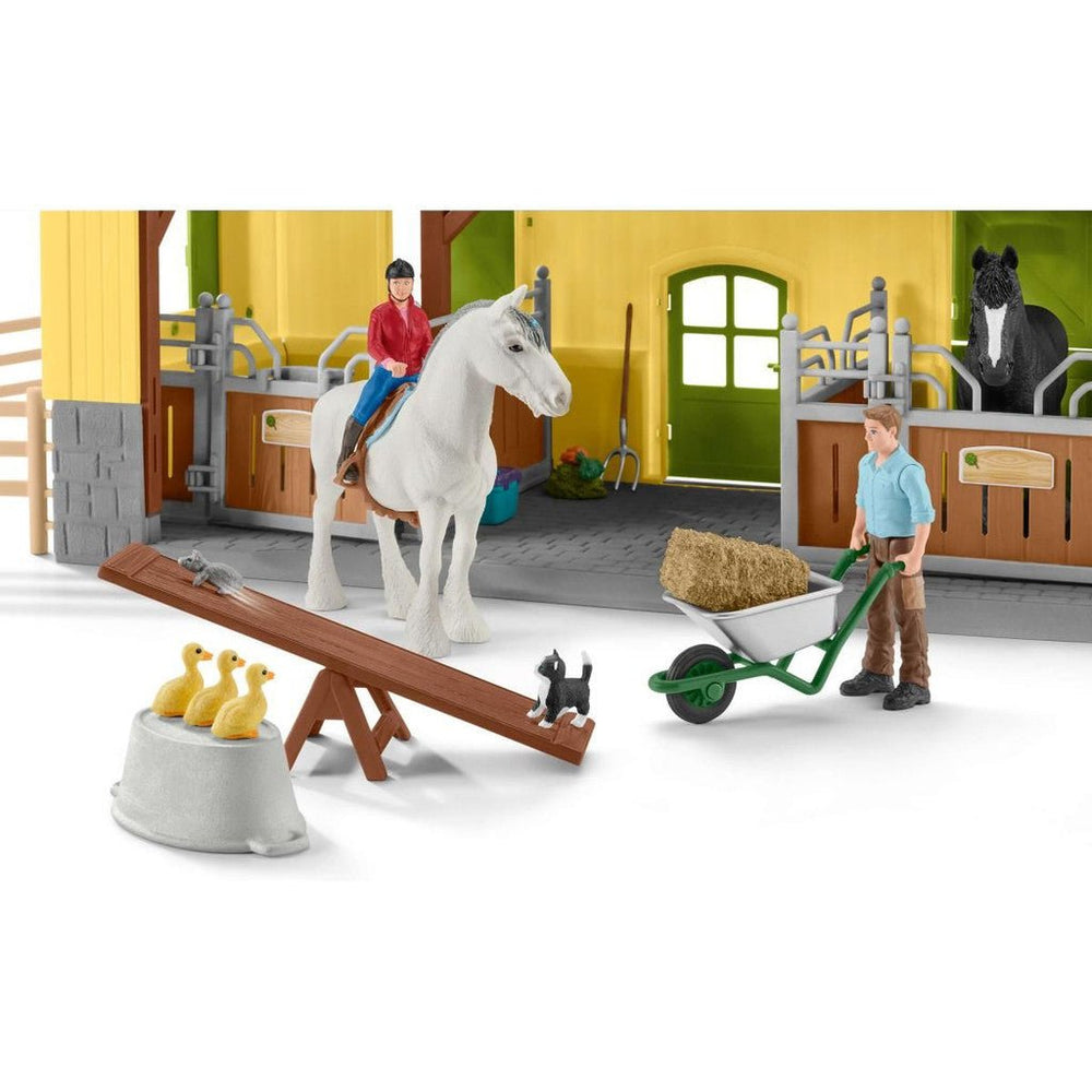 Schleich - Horse Stable - The Glamorous Grub