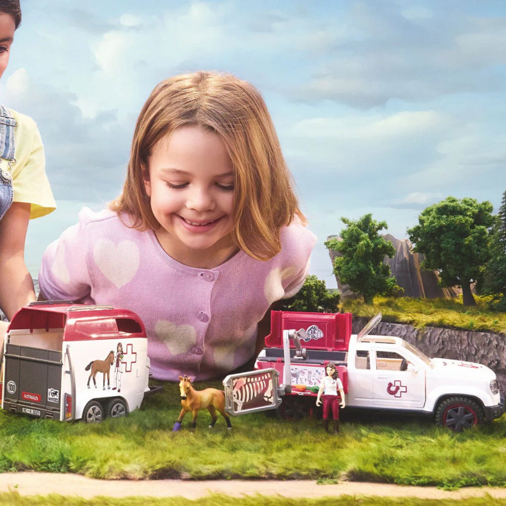 Schleich - Mobile Vet with Trailer - NEW - The Glamorous Grub