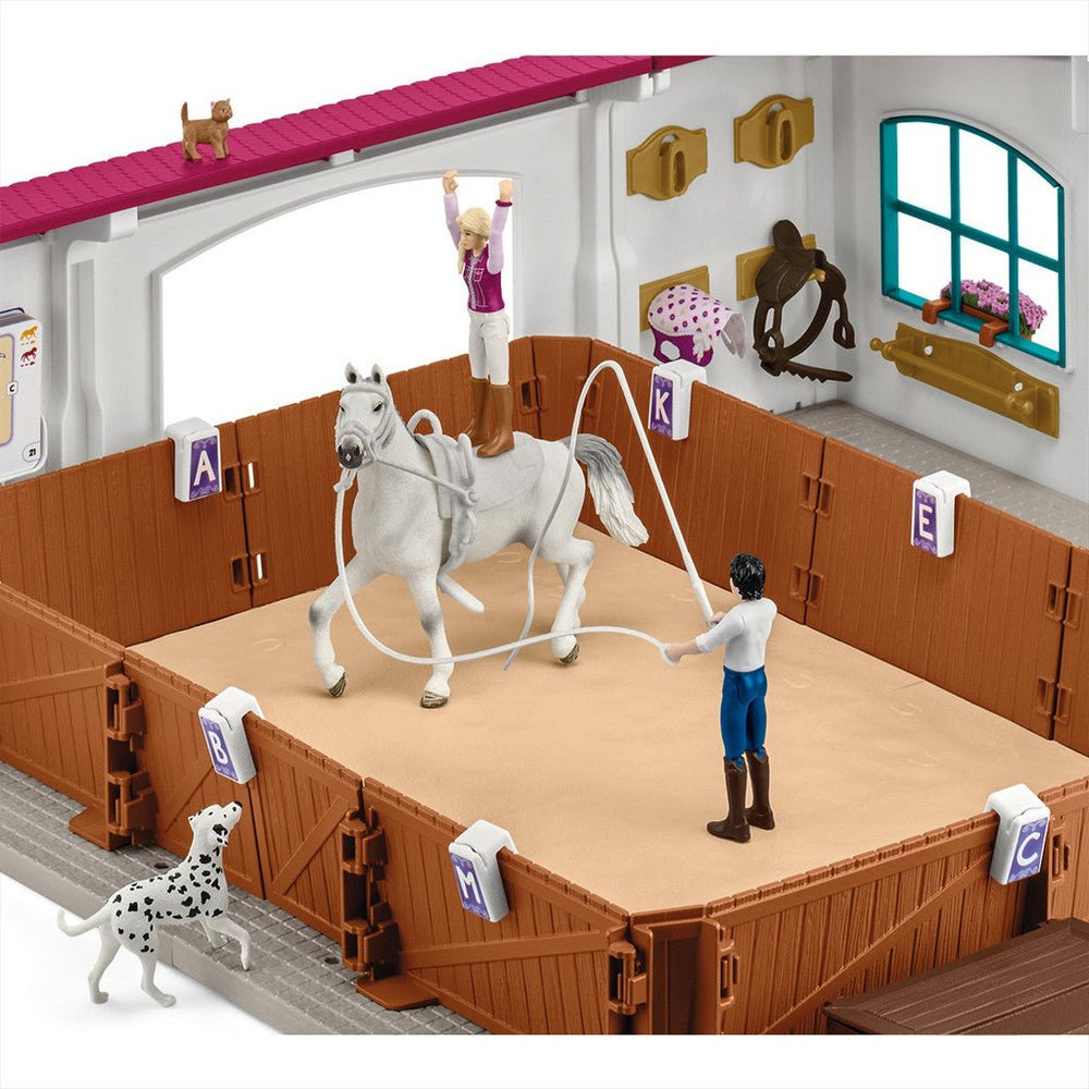 Schleich - Riding Arena Peppertree - The Glamorous Grub